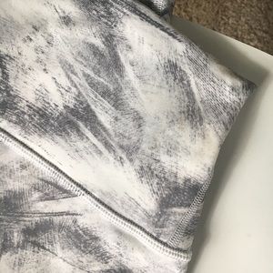 Size 6 HR Wunder Under 7/8 Tights